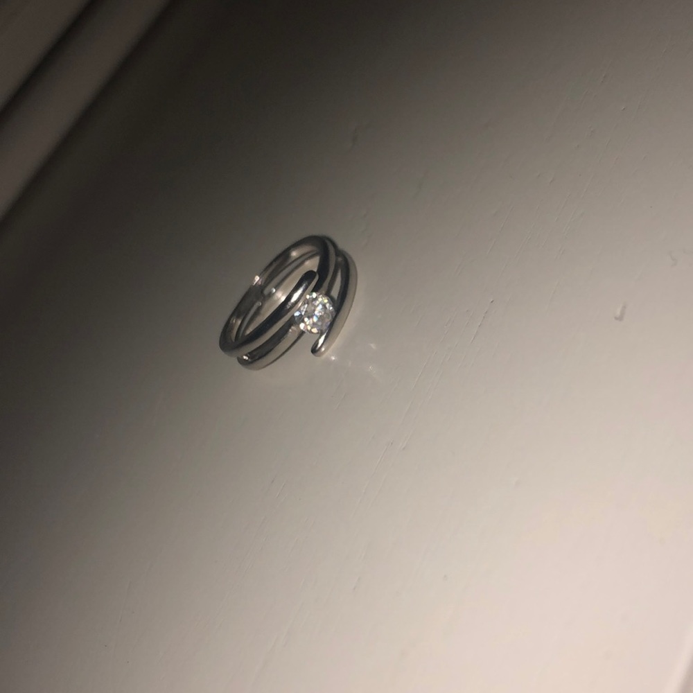 Diamond ring - Picture 2 of 3